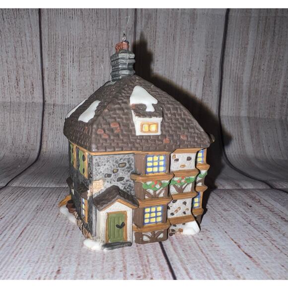 Dept 56 - 1995 Xmas Ornament - Dickens - Sir John Falstaff Inn - Picture 10 of 14